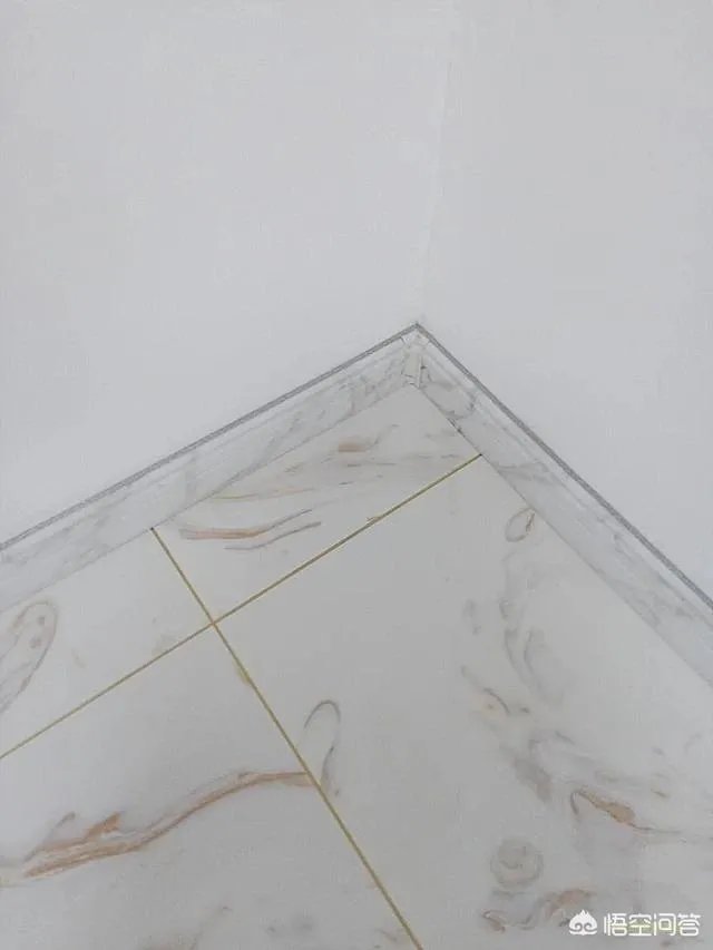 浅灰色背景墙用什么颜色的美缝剂好看？