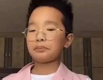 钟美美是谁？为何一个小学生会“大火”呢？