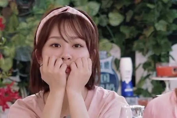 邓超说从小看杨紫戏长大,杨紫的回答为何被说很机智?