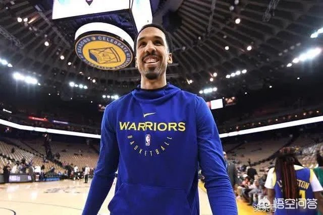 7月10日，雄鹿裁掉大前锋洛伊尔，湖人PF位置是最弱一环，他们该签下洛伊尔吗？