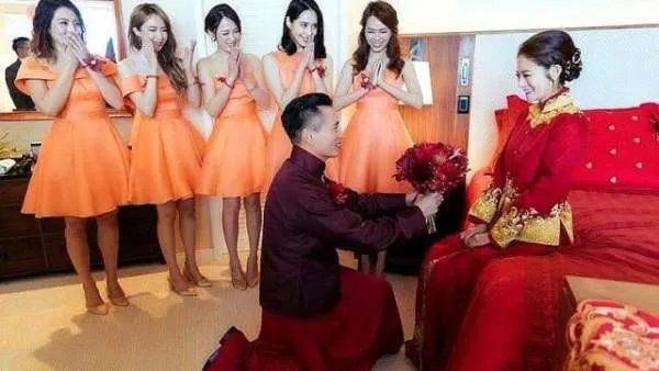 安以轩产后首现身，升级当妈的安以轩身材苗条，身体恢复得很好你羡慕吗？