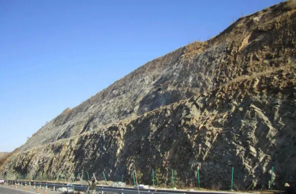 285名驴友突遇山洪，山区很有可能发生，山洪、滑坡、泥石流灾害，山洪来了怎么办？