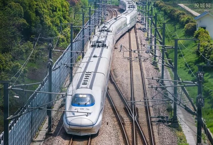 动车吸烟车速骤降 学生被罚600元引发争议