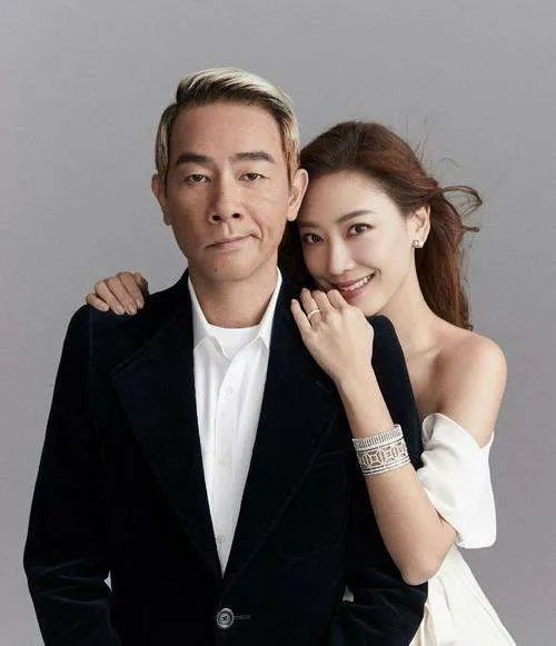 著名艺人陈小春与老婆应采儿结婚十周年，他们是如何相处的？