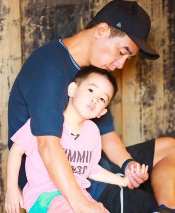 被称是极品穷人的陈小春，资产身价到底有多少？