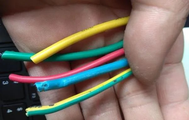 红蓝哪个是火线零线