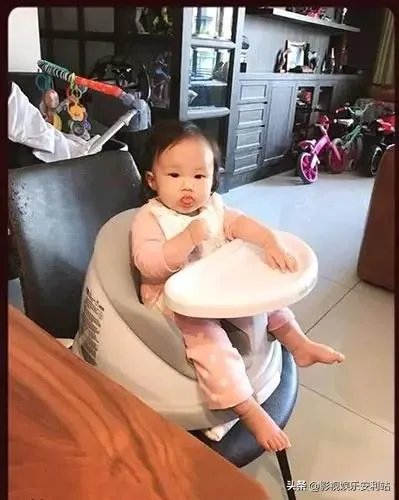 欧弟为什么突然宣布离婚，两人是怎么认识的郑云灿家境如何呢？