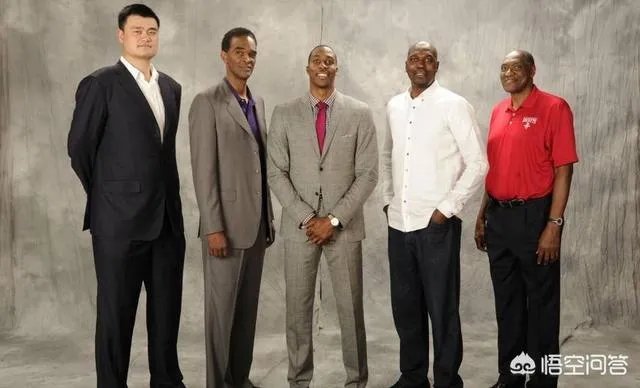 你觉得NBA球星和姚明一起合影会是什么效果？