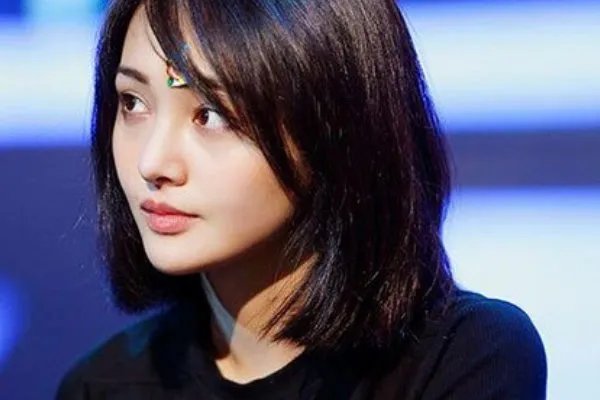 张恒称与郑爽对视五秒以上就会害羞，他们之间都有哪些甜蜜互动？