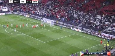 于大宝进球后，为什么菲律宾队员向裁判举手示意？中国队有人手球了吗？