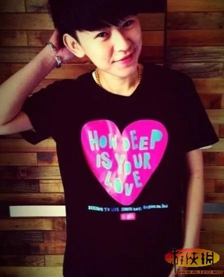 戚薇出柜照片曝光 盘点娱乐圈那些出柜女星