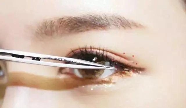 如何化韩式眼妆？