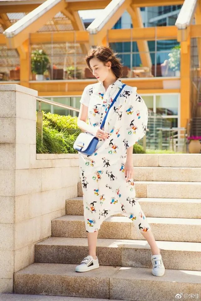 说说你心目中最会穿衣打扮的明星？