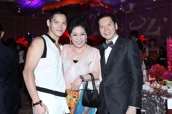 尹国驹和向华强同是黑帮老大，为何结局却大不相同？