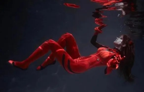 一周COSPLAY精选集：下平玲花紧身胶衣下的火辣身材