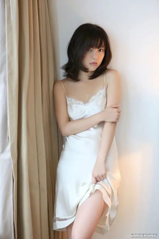 世界杯“大嫂团” 日本顶级清纯系美女真野惠里菜