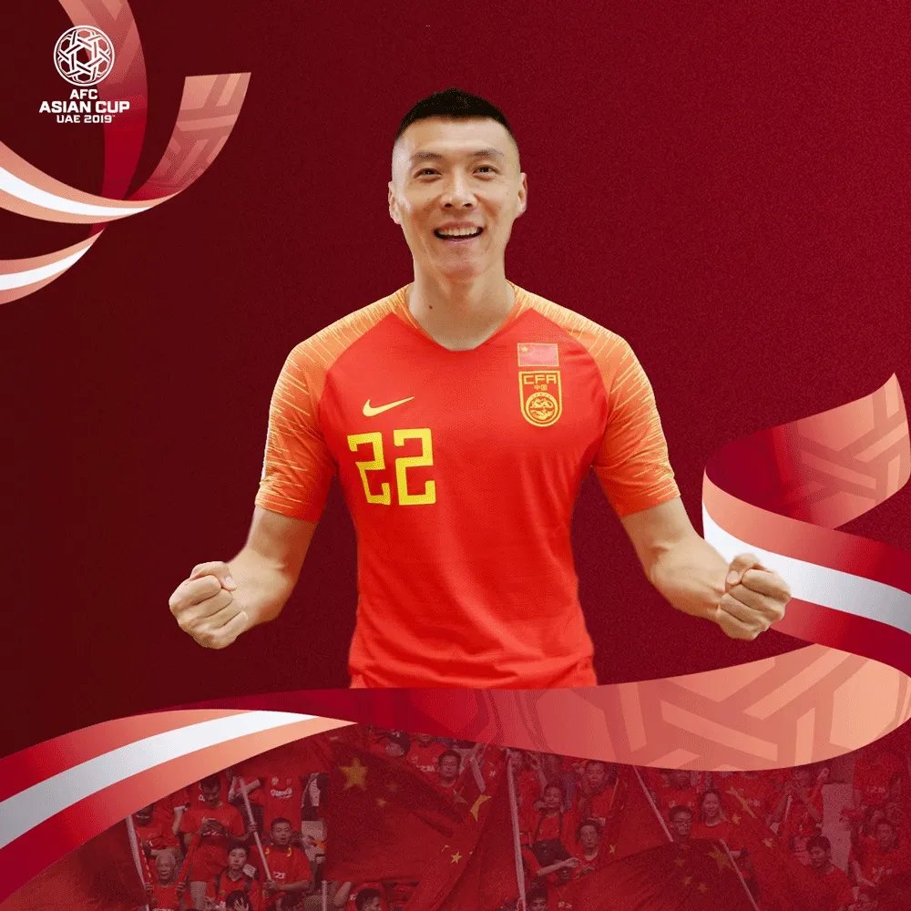 于大宝进球后，为什么菲律宾队员向裁判举手示意？中国队有人手球了吗？