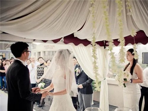 英文婚礼歌曲大全 适合婚礼上播放的英文歌曲