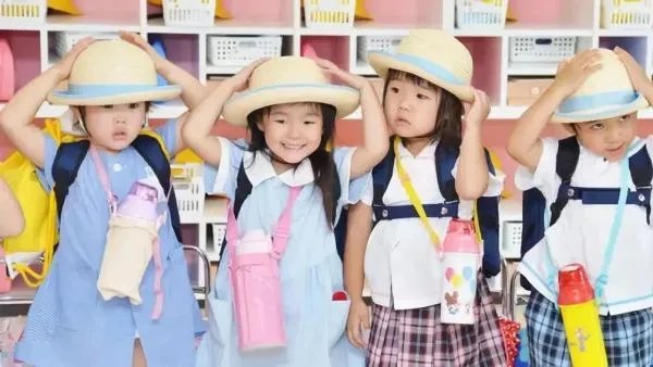 女童被锁幼儿园二楼后坠楼，责任到底怎么算