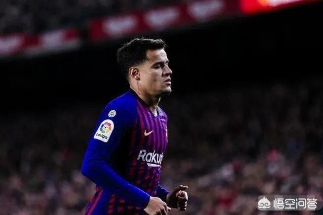 库蒂尼奥进球后堵耳朵什么意思？