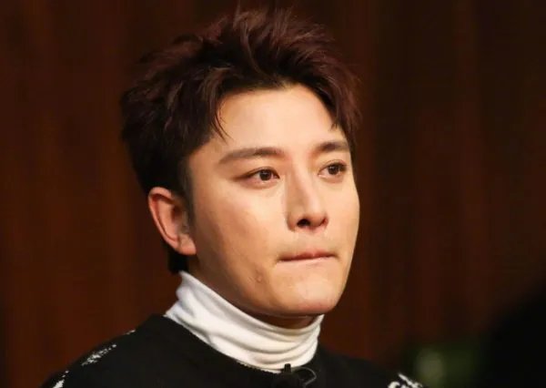 贾乃亮是如何从夹缝中的小人物，蜕变成功的？