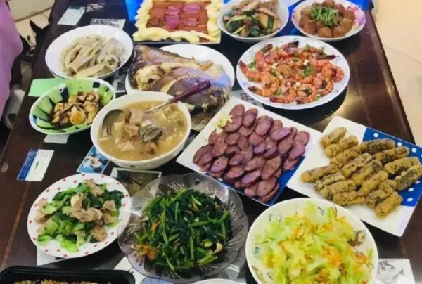 向佐郭碧婷一家三口合照上热搜,他们一家为何总是这么受关注?