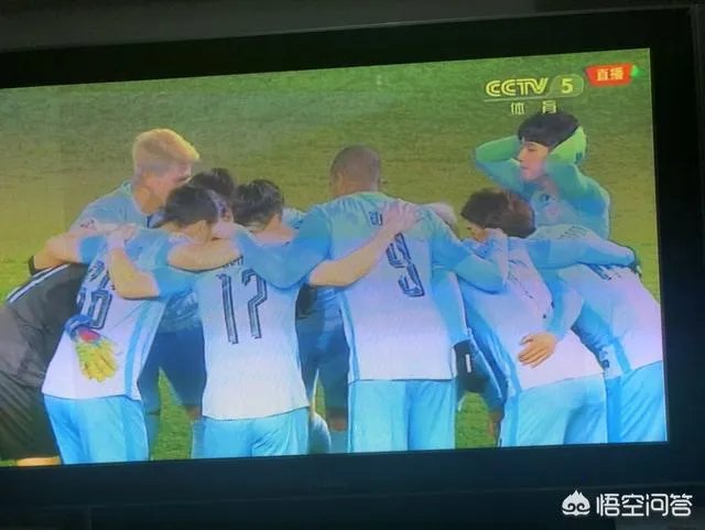 恒大和国安第2轮在亚冠赛场均遭争议判罚,李毅称:亚冠是不是该考虑启用VAR,你怎么看?