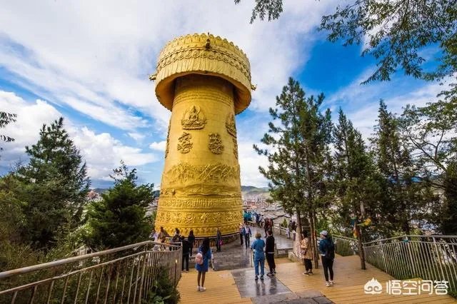 香格里拉和泸沽湖哪个更值得去？