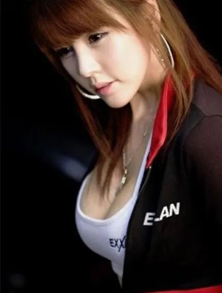 李智友整容前照曝光 图揭整容前后惊悚对比