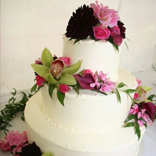 婚庆蛋糕价格一览表  定做婚礼蛋糕要多久