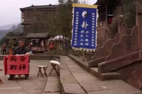 我是销售， 我的征婚条件一发布都争相报名