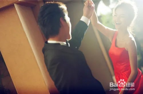 震惊！用爱之名捆绑离去女友，男子打死女方父母