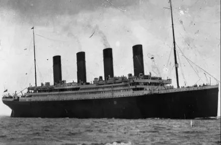 泰坦尼克号沉没的真正原因是什么？是因为望远镜，还是制造材料的问题？