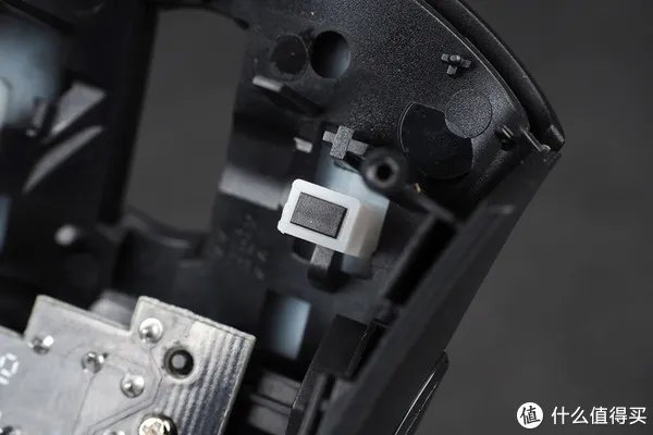 雷蛇炼狱蝰蛇V2游戏鼠标拆解评测 — 大改版，真香