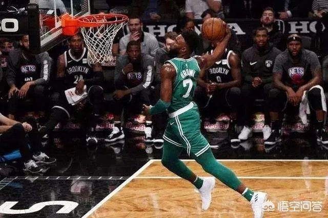 凯尔特人队即将连续客场，杰伦·布朗应该再次获得首发吗？