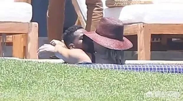 西蒙斯、TT和卡戴珊姐妹一起度假，你怎么看？