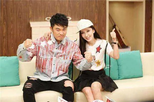 陈赫火锅店太火爆，网友排队到半夜，为什么结果被账单吓到?