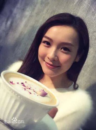 电视剧《夸世代》的女主角李佳芯为什么能受TVB力捧？