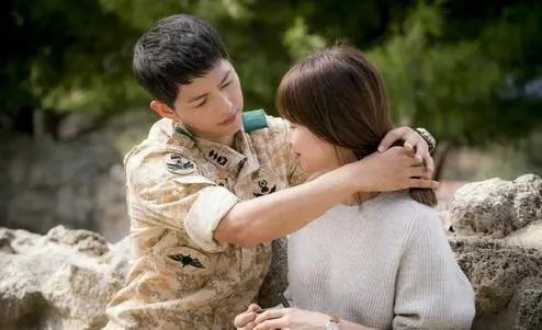 宋仲基宋慧乔公布婚讯,女神还是嫁给了男神!!!