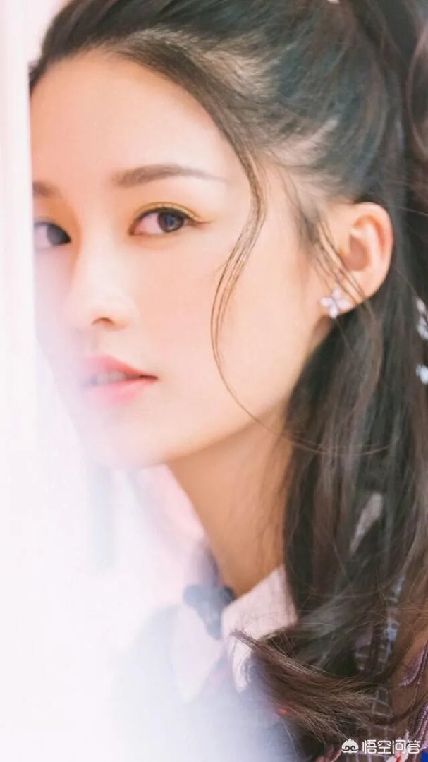 猫腻当着李沁的面说《庆余年》林婉儿原型是另一位女星惹李沁粉丝不满，你怎么看？