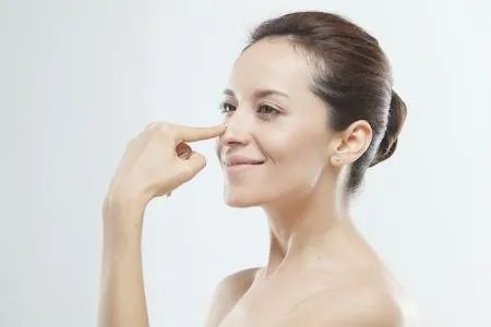 做注射隆鼻手术多少钱