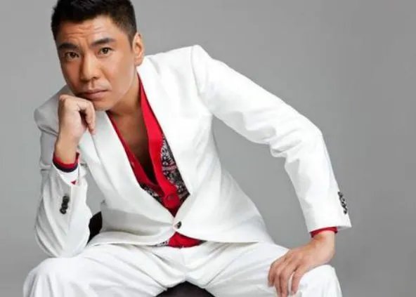 女演员方舒与屠洪刚离婚后，独自养育两个女儿，现在怎么样了？