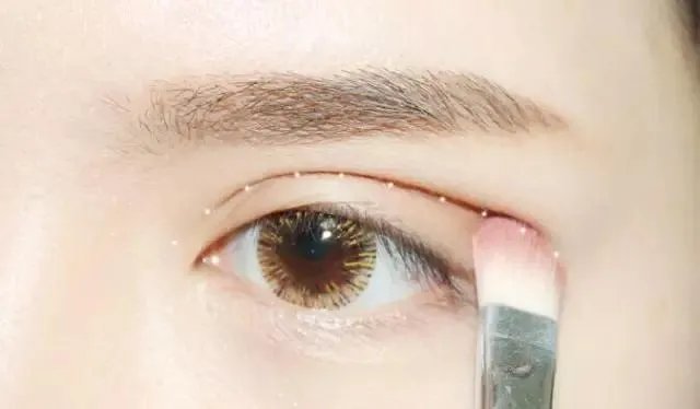 如何化韩式眼妆？