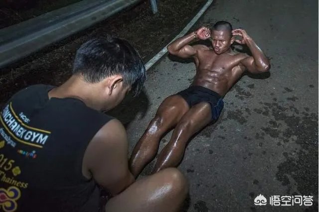 职业泰拳一年,为什么我的力量还是非常小?