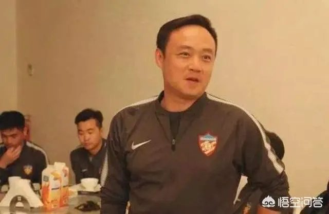 5轮联赛只取得一场胜利，赛后权健球迷，围堵球队大巴，怒喊球队领队滚蛋，你怎么看？