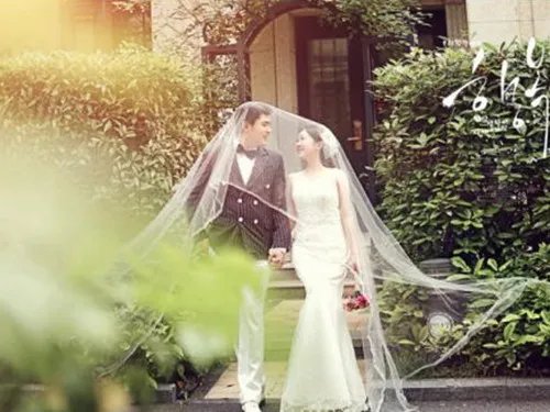 户外婚纱摄影拍摄小技巧 怎样拍出好看的户外婚纱照