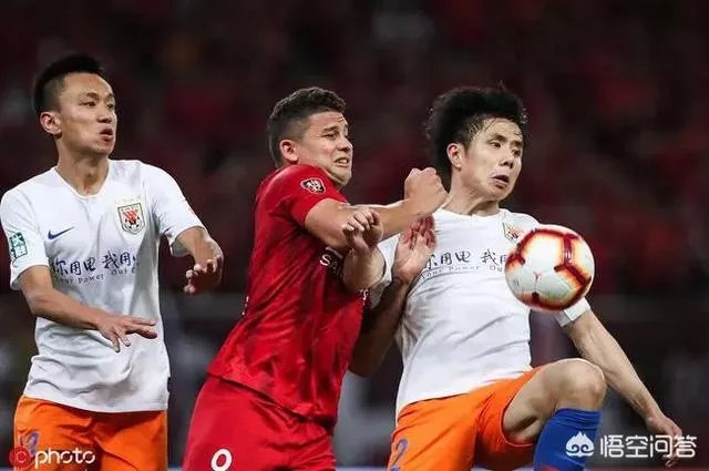 中超-针对昨晚被判手球犯规，蒿俊闵九宫格连发七个“算了”。对此你怎么看？