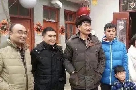 大衣哥北京别墅曝光，价值超几千万，大衣哥终于飘了？