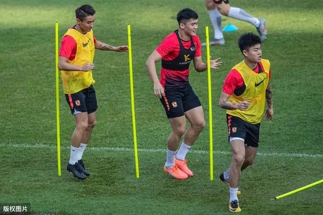 恒大3比1梅州，5场进13球丢11球是否暴露攻强守弱的问题？