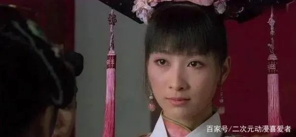 两人同时被《甄嬛传》捧红，毛晓彤火的一塌糊涂，为何崔漫莉无戏可拍？